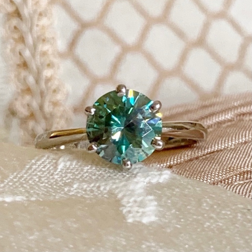 2.30 Ct VVS1 Vivid Blue Moissanite Ring - Picture 4 of 11